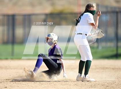 Thumbnail 2 in D'Evelyn vs. Holy Family (CHSAA 4A Semifinal) photogallery.