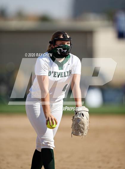 Thumbnail 2 in D'Evelyn vs. Holy Family (CHSAA 4A Semifinal) photogallery.