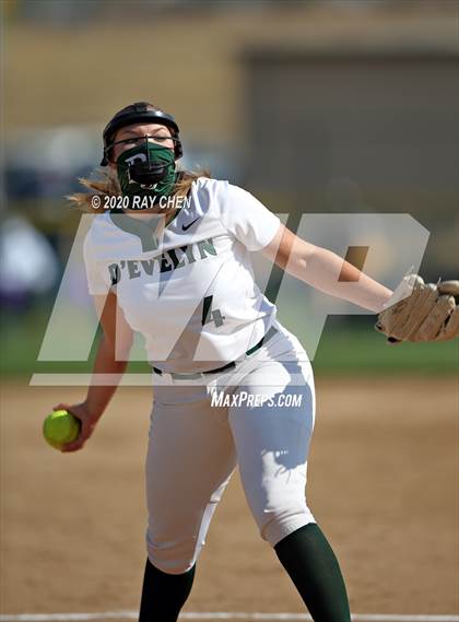 Thumbnail 3 in D'Evelyn vs. Holy Family (CHSAA 4A Semifinal) photogallery.