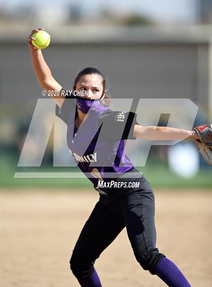 Thumbnail 1 in D'Evelyn vs. Holy Family (CHSAA 4A Semifinal) photogallery.