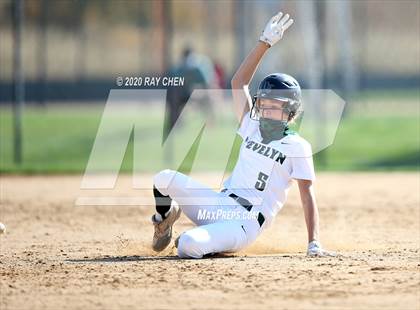 Thumbnail 2 in D'Evelyn vs. Holy Family (CHSAA 4A Semifinal) photogallery.