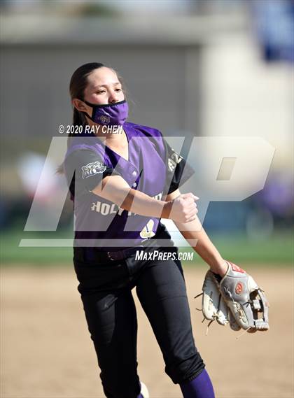 Thumbnail 2 in D'Evelyn vs. Holy Family (CHSAA 4A Semifinal) photogallery.