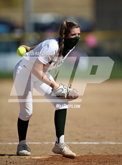 Thumbnail 2 in D'Evelyn vs. Holy Family (CHSAA 4A Semifinal) photogallery.