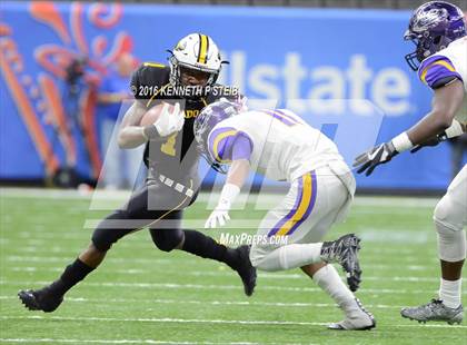 Thumbnail 1 in Logansport vs. Haynesville (LHSAA Class 1A Final)  photogallery.