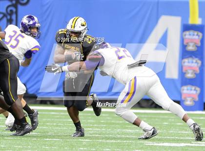 Thumbnail 3 in Logansport vs. Haynesville (LHSAA Class 1A Final)  photogallery.