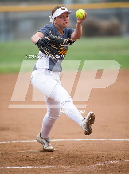 Thumbnail 3 in El Camino vs. San Dieguito Academy photogallery.