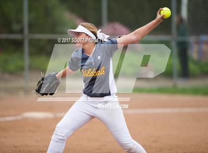 Thumbnail 1 in El Camino vs. San Dieguito Academy photogallery.