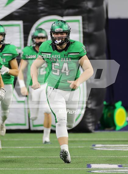 Thumbnail 1 in Iowa Park vs. Pleasant Grove (UIL 4A Division 2 Semifinal) photogallery.
