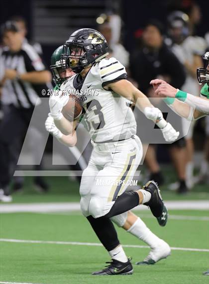 Thumbnail 1 in Iowa Park vs. Pleasant Grove (UIL 4A Division 2 Semifinal) photogallery.