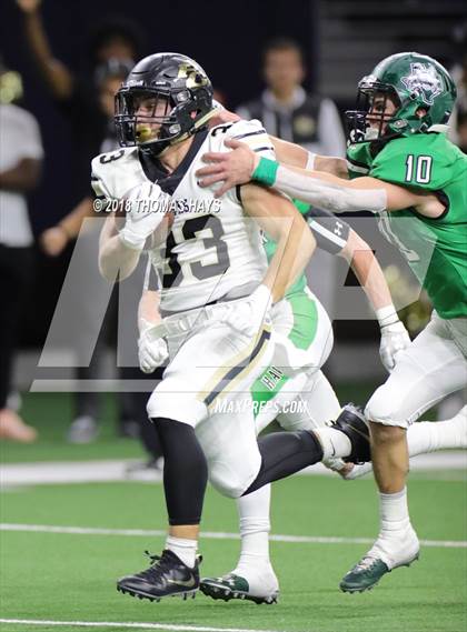 Thumbnail 3 in Iowa Park vs. Pleasant Grove (UIL 4A Division 2 Semifinal) photogallery.