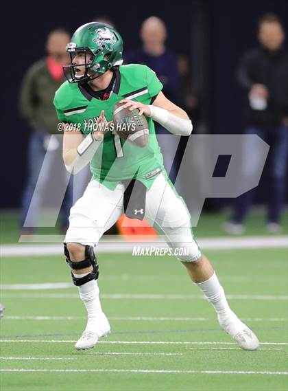 Thumbnail 2 in Iowa Park vs. Pleasant Grove (UIL 4A Division 2 Semifinal) photogallery.