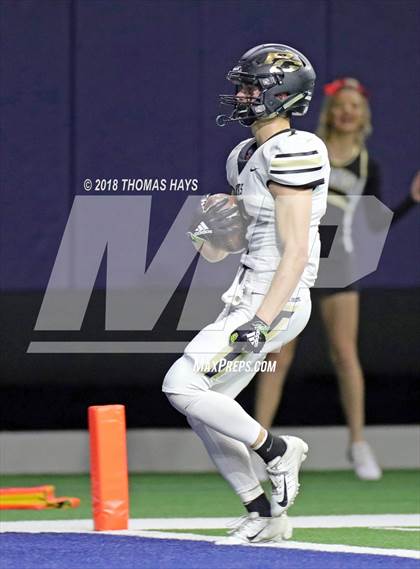 Thumbnail 2 in Iowa Park vs. Pleasant Grove (UIL 4A Division 2 Semifinal) photogallery.