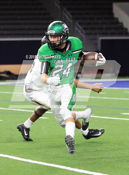 Thumbnail 2 in Iowa Park vs. Pleasant Grove (UIL 4A Division 2 Semifinal) photogallery.