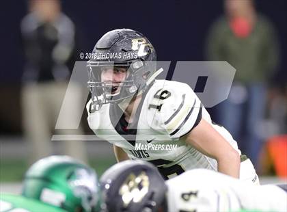 Thumbnail 3 in Iowa Park vs. Pleasant Grove (UIL 4A Division 2 Semifinal) photogallery.
