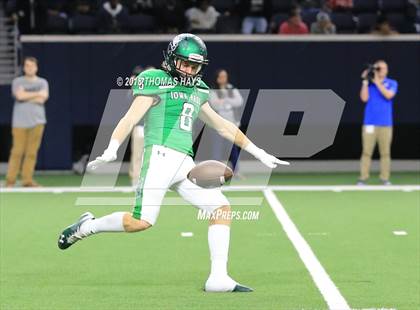 Thumbnail 2 in Iowa Park vs. Pleasant Grove (UIL 4A Division 2 Semifinal) photogallery.