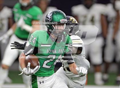 Thumbnail 2 in Iowa Park vs. Pleasant Grove (UIL 4A Division 2 Semifinal) photogallery.