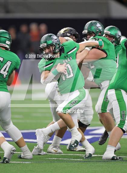 Thumbnail 2 in Iowa Park vs. Pleasant Grove (UIL 4A Division 2 Semifinal) photogallery.