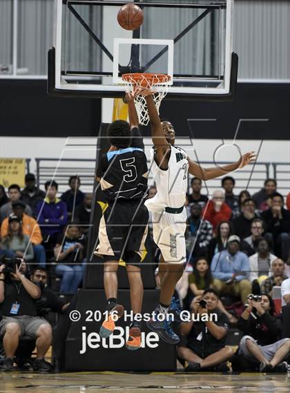 Thumbnail 3 in Chino Hills vs. Bishop Montgomery (CIF SoCal Regional Open Division Final) photogallery.