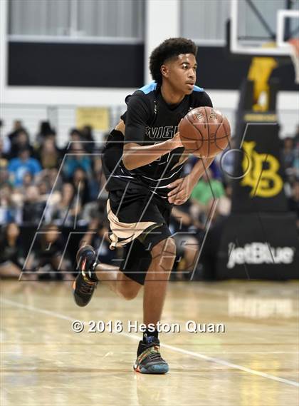 Thumbnail 2 in Chino Hills vs. Bishop Montgomery (CIF SoCal Regional Open Division Final) photogallery.