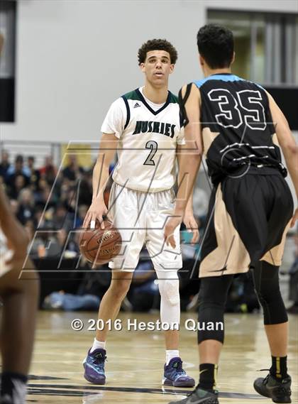 Thumbnail 3 in Chino Hills vs. Bishop Montgomery (CIF SoCal Regional Open Division Final) photogallery.