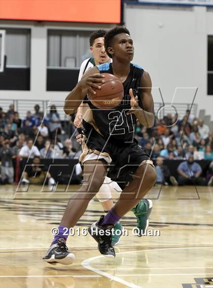 Thumbnail 2 in Chino Hills vs. Bishop Montgomery (CIF SoCal Regional Open Division Final) photogallery.