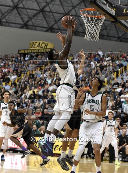 Thumbnail 2 in Chino Hills vs. Bishop Montgomery (CIF SoCal Regional Open Division Final) photogallery.