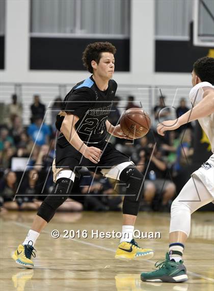 Thumbnail 3 in Chino Hills vs. Bishop Montgomery (CIF SoCal Regional Open Division Final) photogallery.