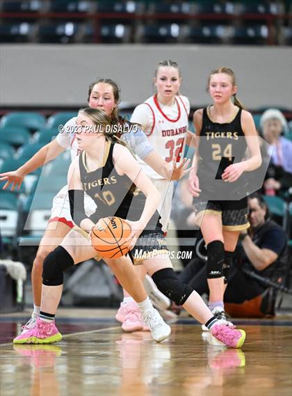 Thumbnail 3 in Canon City vs. Durango (CHSAA 5A Great 8) photogallery.