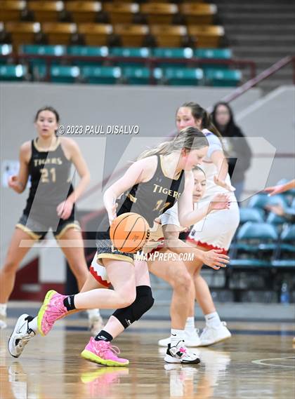 Thumbnail 3 in Canon City vs. Durango (CHSAA 5A Great 8) photogallery.