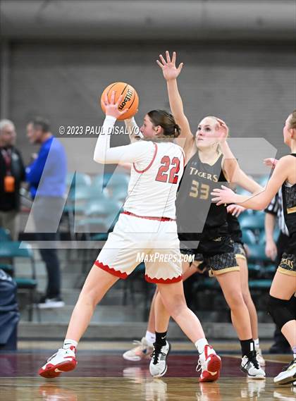 Thumbnail 2 in Canon City vs. Durango (CHSAA 5A Great 8) photogallery.