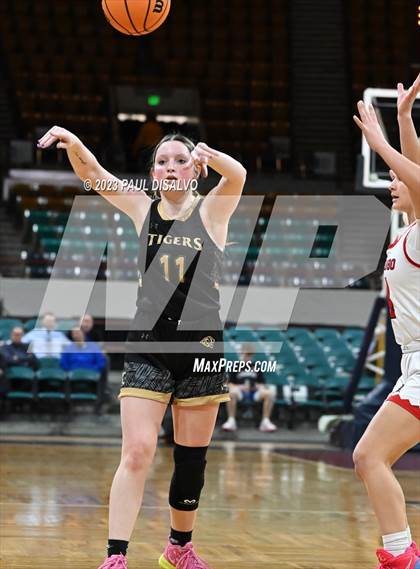 Thumbnail 1 in Canon City vs. Durango (CHSAA 5A Great 8) photogallery.