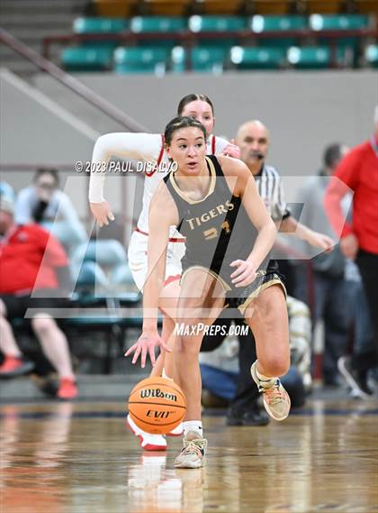 Thumbnail 2 in Canon City vs. Durango (CHSAA 5A Great 8) photogallery.