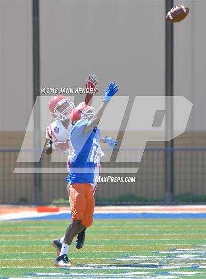 Thumbnail 3 in FR: Mater Dei @ Bishop Gorman photogallery.