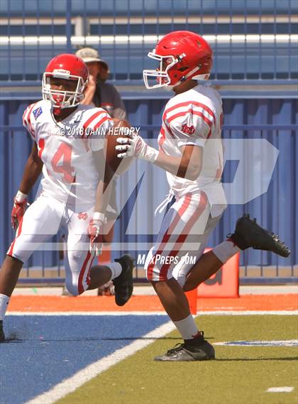 Thumbnail 3 in FR: Mater Dei @ Bishop Gorman photogallery.