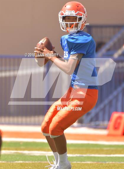 Thumbnail 3 in FR: Mater Dei @ Bishop Gorman photogallery.
