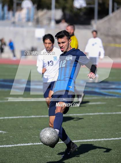 Thumbnail 1 in Sylmar vs Crescenta Valley (Crescenta Valley Winter Classic) photogallery.
