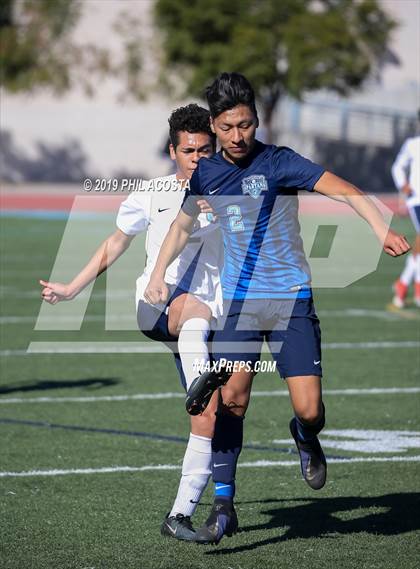 Thumbnail 3 in Sylmar vs Crescenta Valley (Crescenta Valley Winter Classic) photogallery.