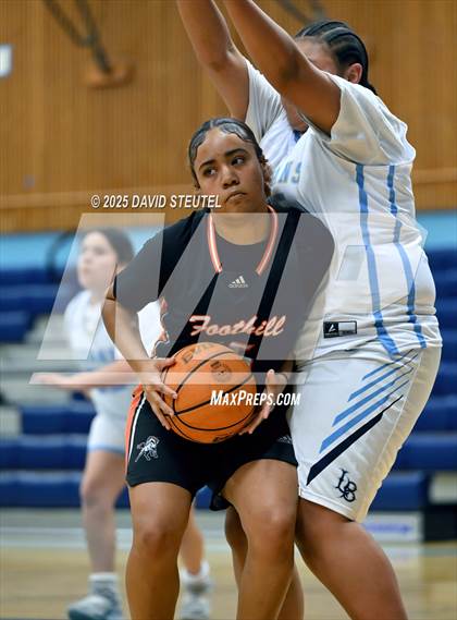 Thumbnail 2 in Foothill @ Burbank photogallery.