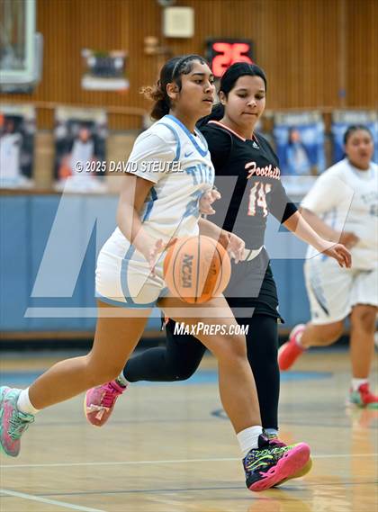 Thumbnail 2 in Foothill @ Burbank photogallery.