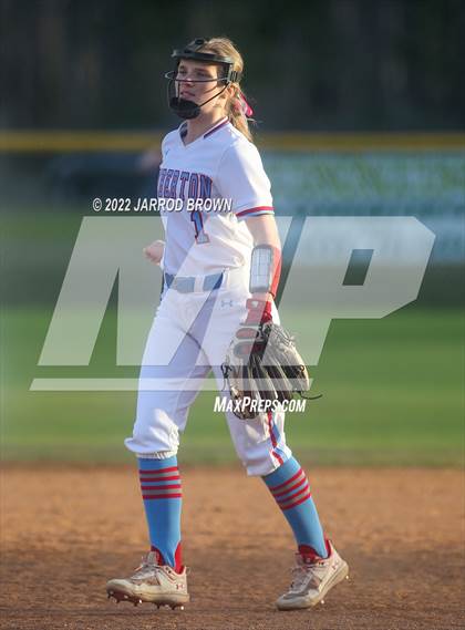 Thumbnail 2 in Orangefield @ Lumberton photogallery.