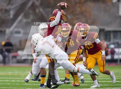 Thumbnail 1 in Eastside Catholic vs. O'Dea (WIAA 3A Final)  photogallery.