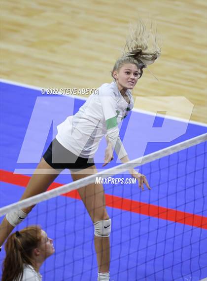 Thumbnail 1 in Fossil Ridge vs. Cherokee Trail (CHSAA 5A 3rd Round) photogallery.