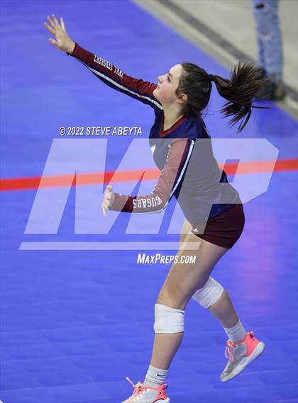 Thumbnail 2 in Fossil Ridge vs. Cherokee Trail (CHSAA 5A 3rd Round) photogallery.