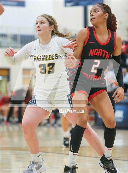 Thumbnail 2 in North Central vs. Mooresville (IHSAA 4A Regional Semifinal) photogallery.