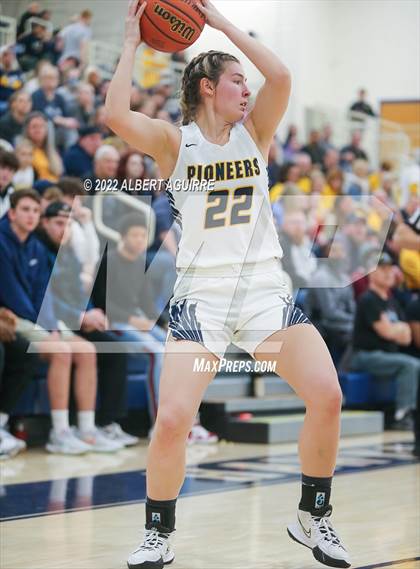Thumbnail 2 in North Central vs. Mooresville (IHSAA 4A Regional Semifinal) photogallery.