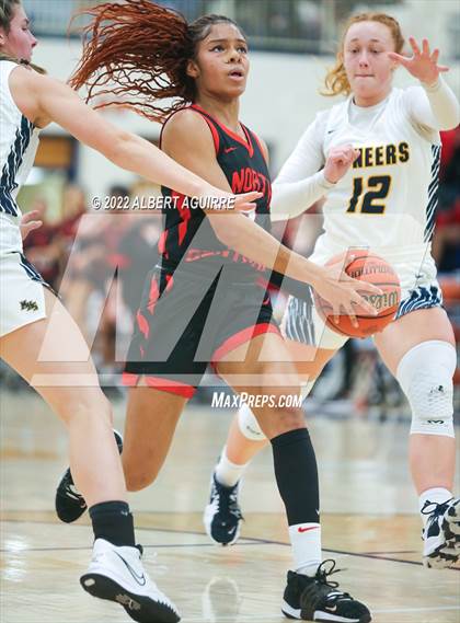 Thumbnail 3 in North Central vs. Mooresville (IHSAA 4A Regional Semifinal) photogallery.