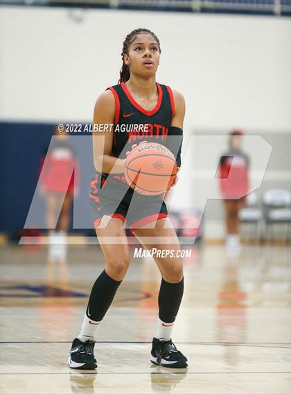 Thumbnail 3 in North Central vs. Mooresville (IHSAA 4A Regional Semifinal) photogallery.