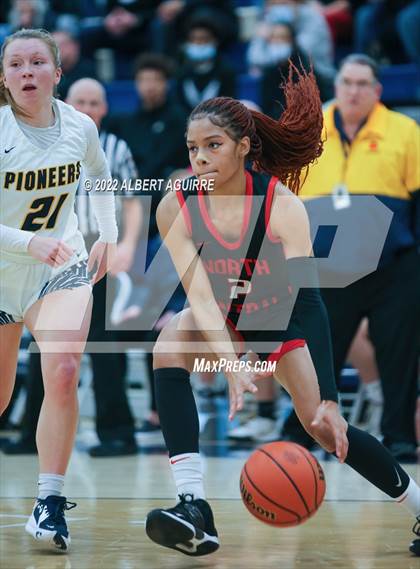 Thumbnail 1 in North Central vs. Mooresville (IHSAA 4A Regional Semifinal) photogallery.