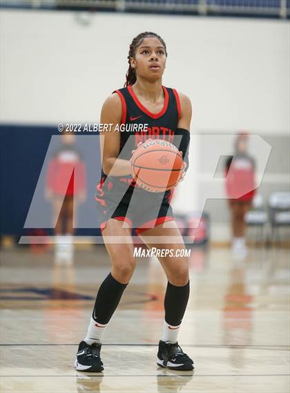 Thumbnail 1 in North Central vs. Mooresville (IHSAA 4A Regional Semifinal) photogallery.