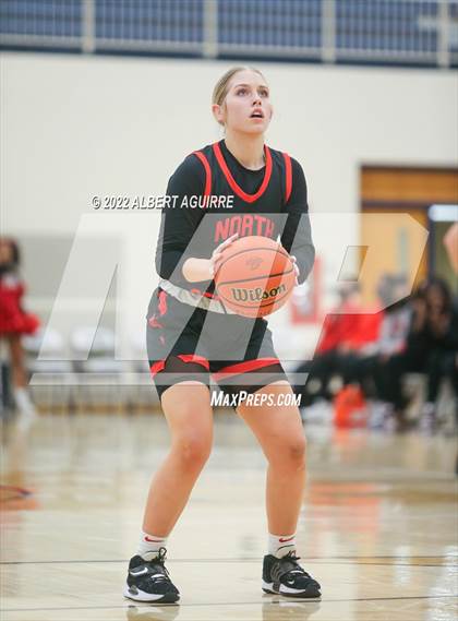 Thumbnail 2 in North Central vs. Mooresville (IHSAA 4A Regional Semifinal) photogallery.
